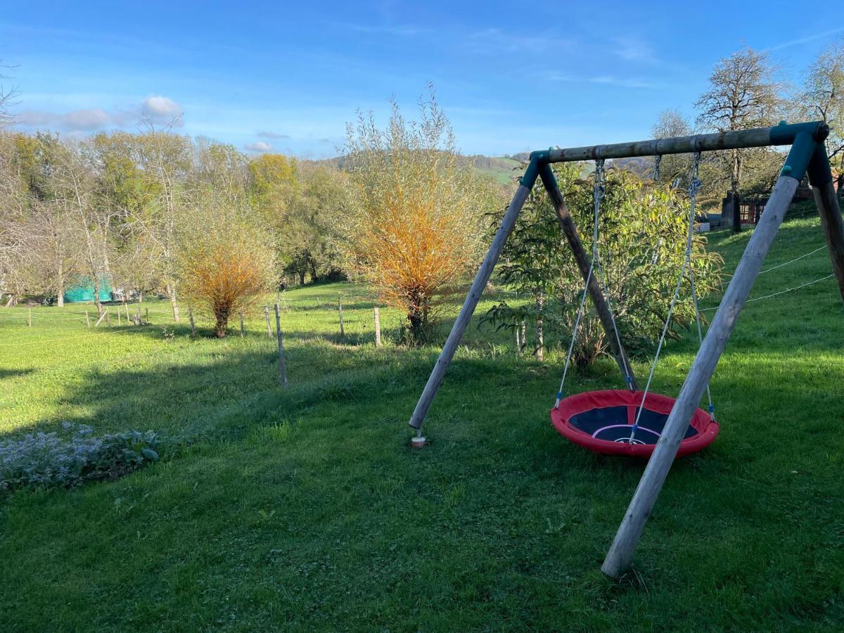 Im Grünen - Ferienwohnung mit privatem Garten, Terrasse, Spielplatz&schöner Aussicht Weilheim Exterior foto