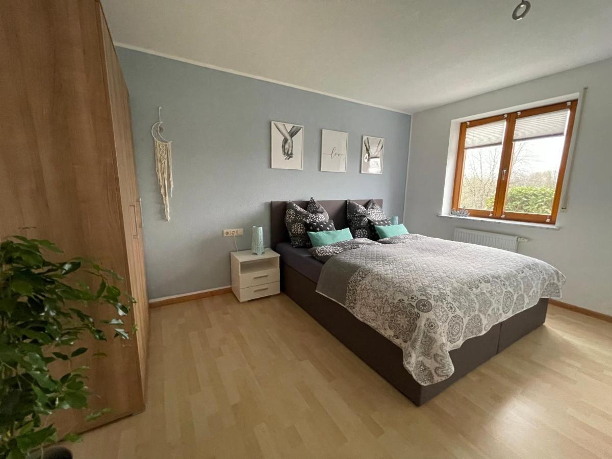 Im Grünen - Ferienwohnung mit privatem Garten, Terrasse, Spielplatz&schöner Aussicht Weilheim Exterior foto