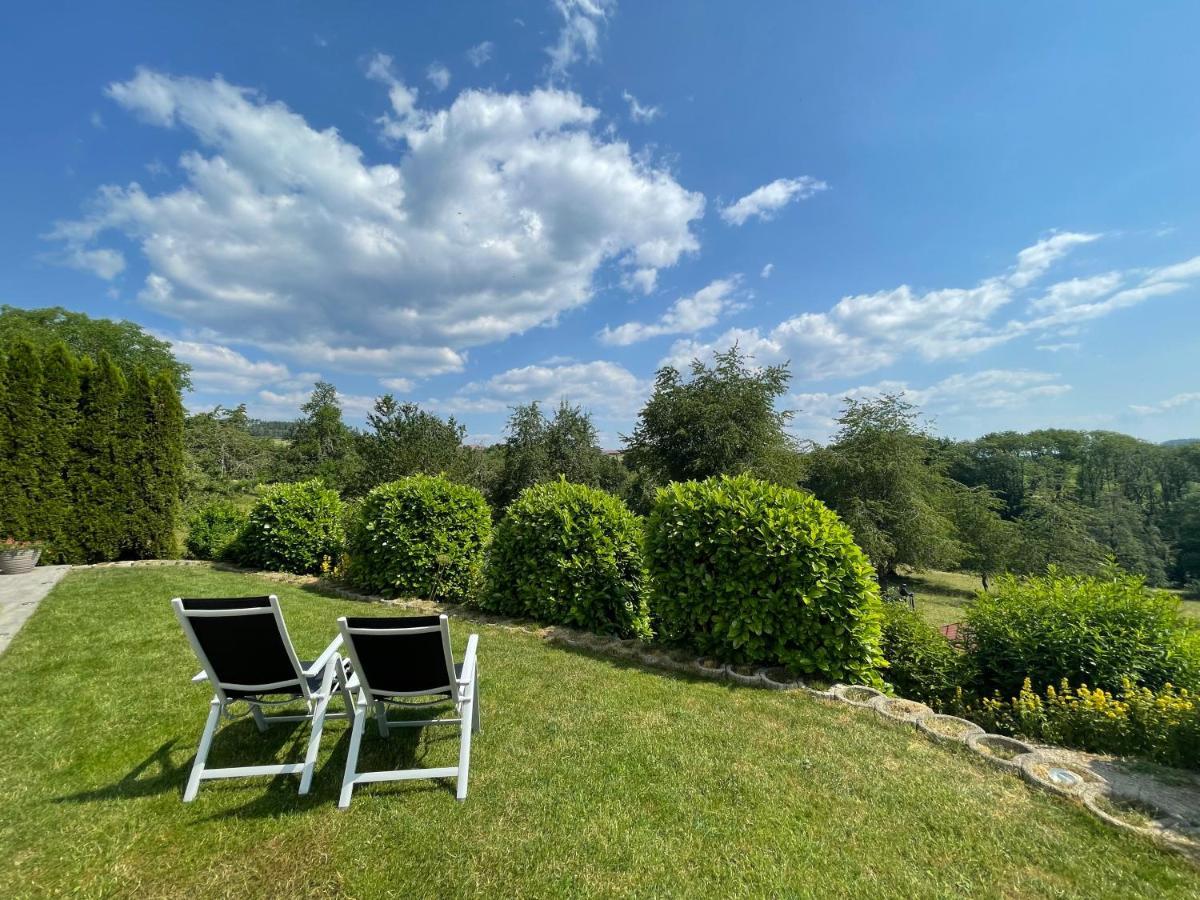 Im Grünen - Ferienwohnung mit privatem Garten, Terrasse, Spielplatz&schöner Aussicht Weilheim Exterior foto