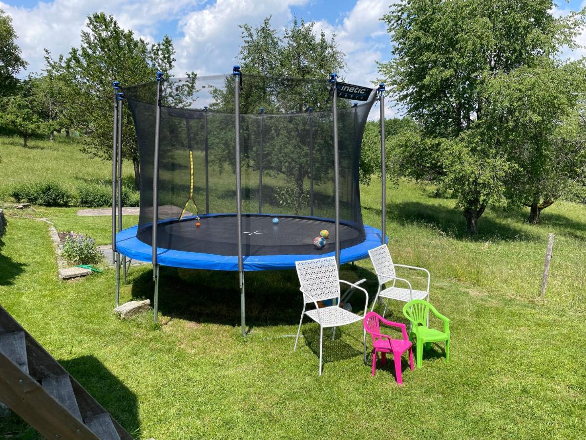 Im Grünen - Ferienwohnung mit privatem Garten, Terrasse, Spielplatz&schöner Aussicht Weilheim Exterior foto