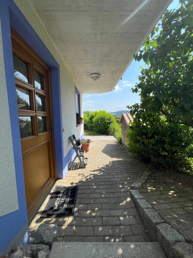Im Grünen - Ferienwohnung mit privatem Garten, Terrasse, Spielplatz&schöner Aussicht Weilheim Exterior foto